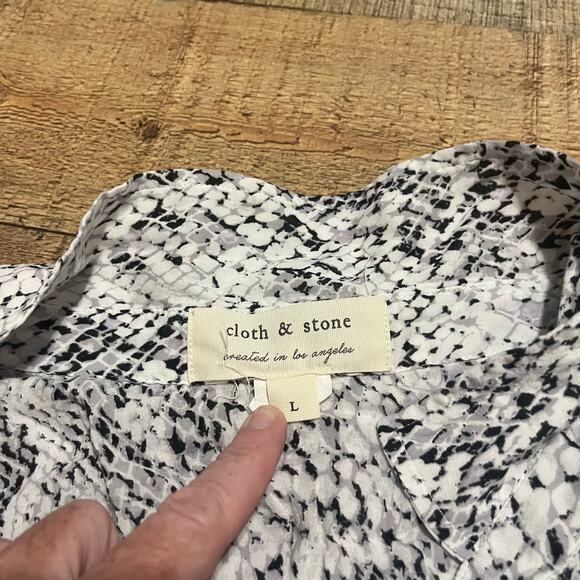 Cloth & Stone Womens White Black Reptile Print Sheer Button Up Tunic Blouse Sz L - Picture 5 of 5